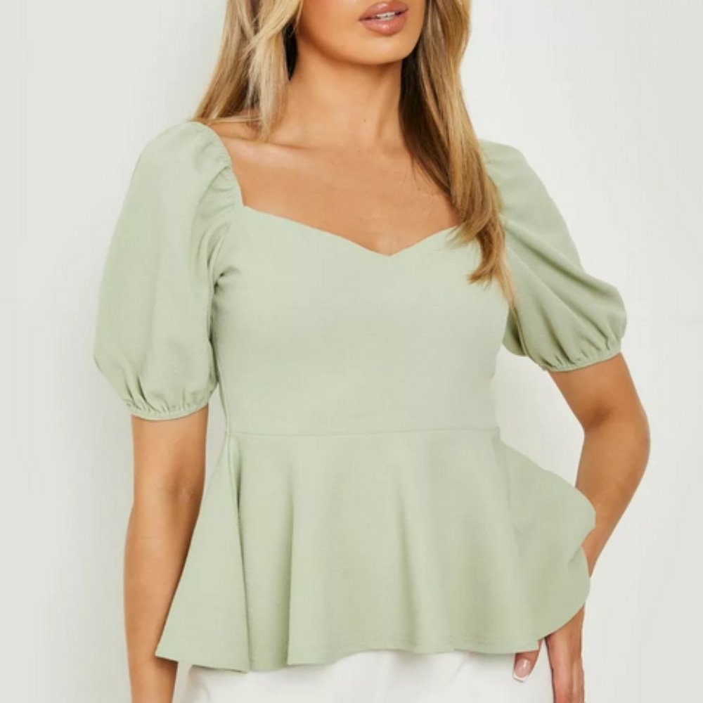 NWT Boohoo Sweetheart Neck Puff Sleeve Peplum Top